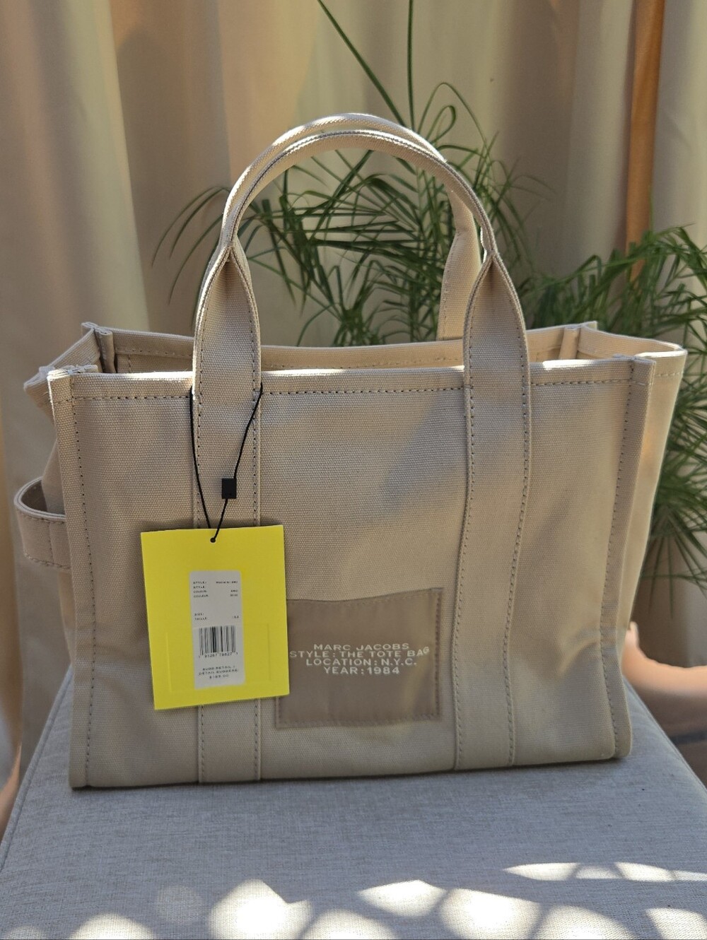 Marc Jacobs The Tote Bag in Beige - Picture 2 of 6